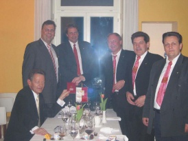 9.5.2004 Aufnahme VIB Senator Dr. Herbert Schneider
